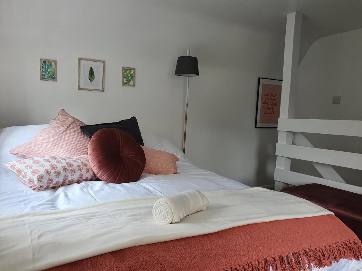 Grade I Listed Luxury Apartment In Hertfordshire 威尔登 外观 照片